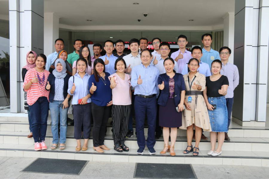 A delegation from the Chinese Embassy in Indonesia visited the cooperation zone